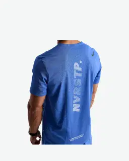 Camiseta Nike Aeroswift Nvrstp X Top4running Unisex – 3/8