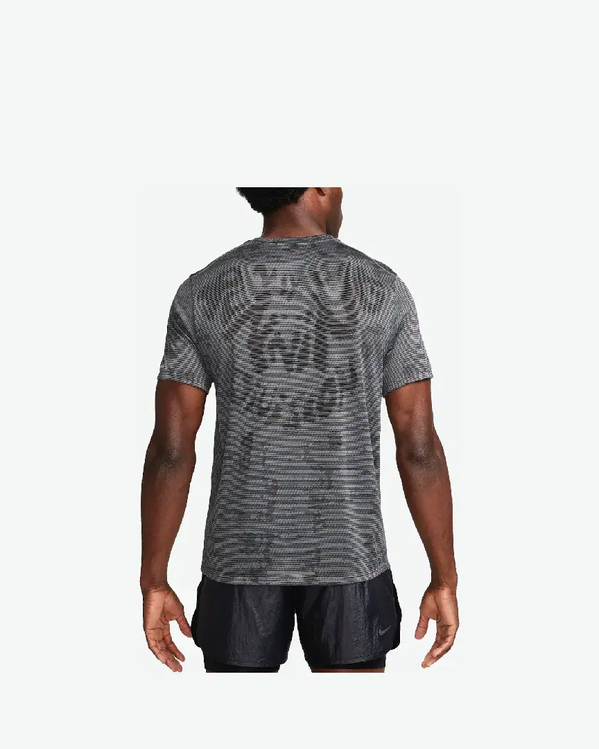 Camiseta Nike M Nk Dfadv Run Div Ss Top M - FN3383-068 (1) au meilleur prix !