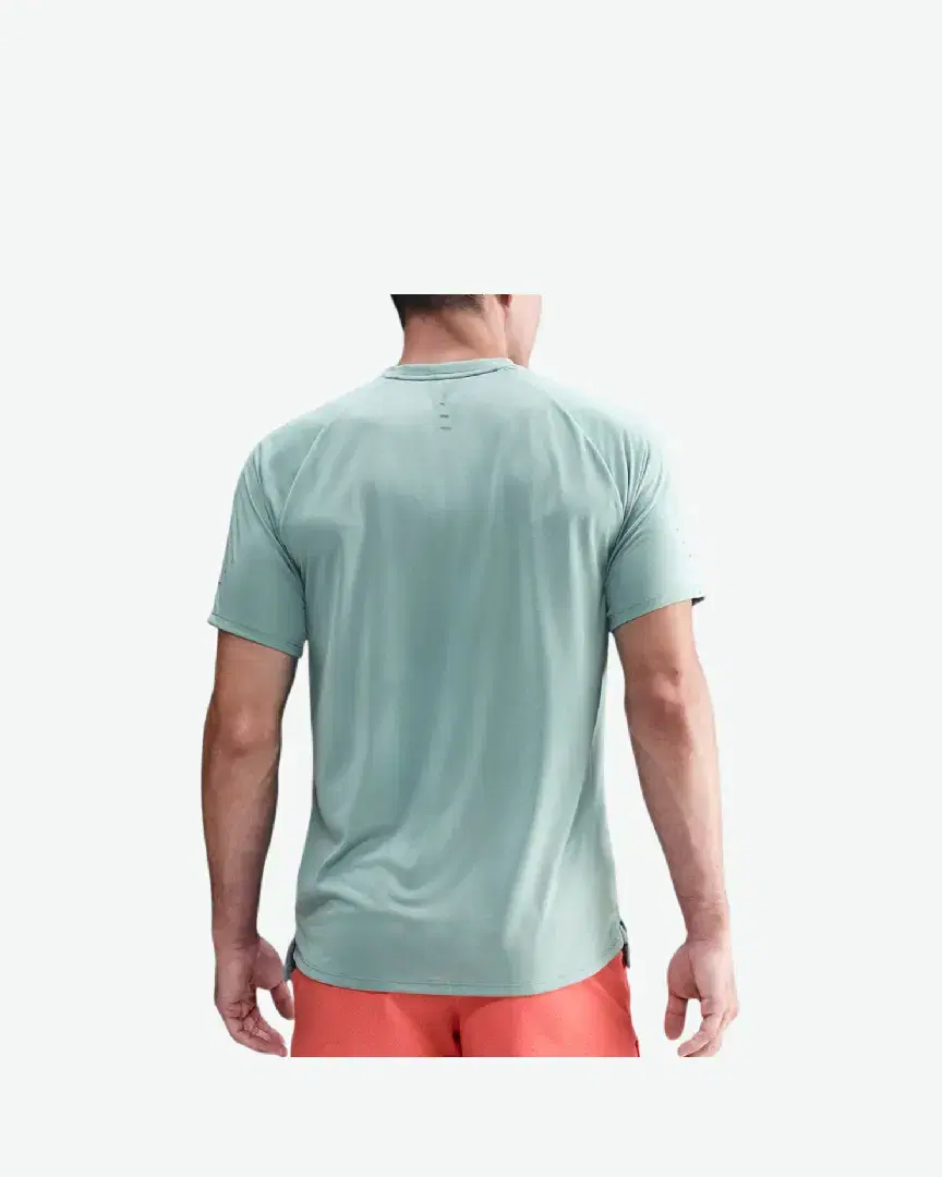 Camiseta de manga corta con patrones reflectantes Dri-Fit Adv Nike Stride M - HV5203-017 (1) au meilleur prix !