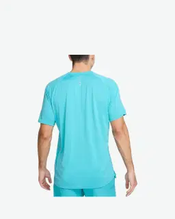 Camiseta de manga corta con patrones reflectantes Dri-Fit Adv Nike Stride Hombre – 2/2