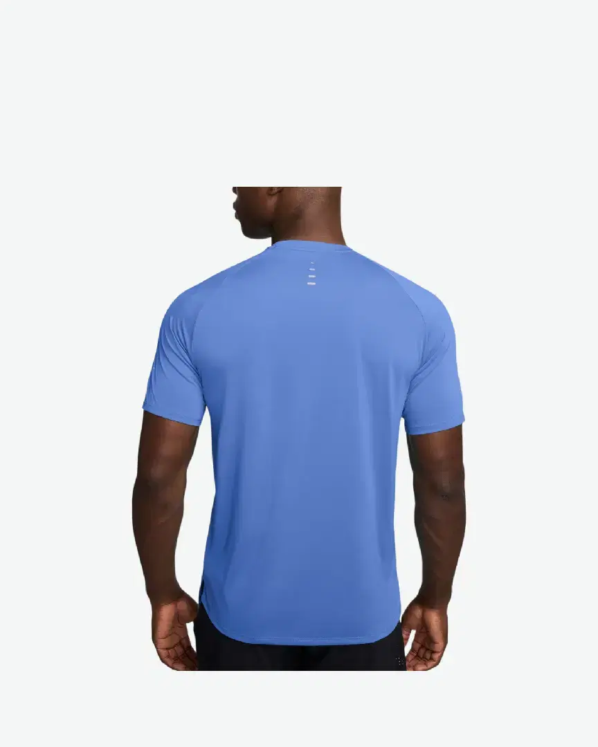 Camiseta de manga corta con patrones reflectantes Dri-Fit Adv Nike Stride M - HV5203-494 (1) au meilleur prix !