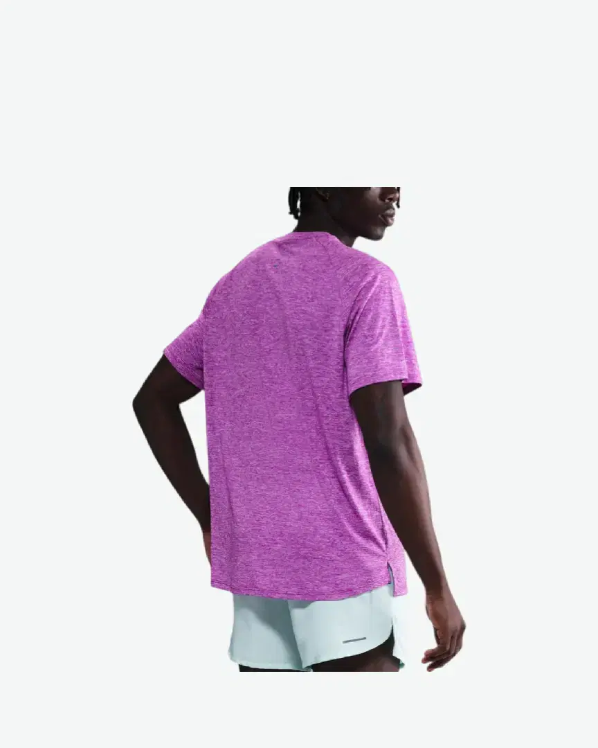 Camiseta de manga corta con patrones reflectantes Dri-Fit Adv Nike Stride M - HV5203-551 (1) au meilleur prix !
