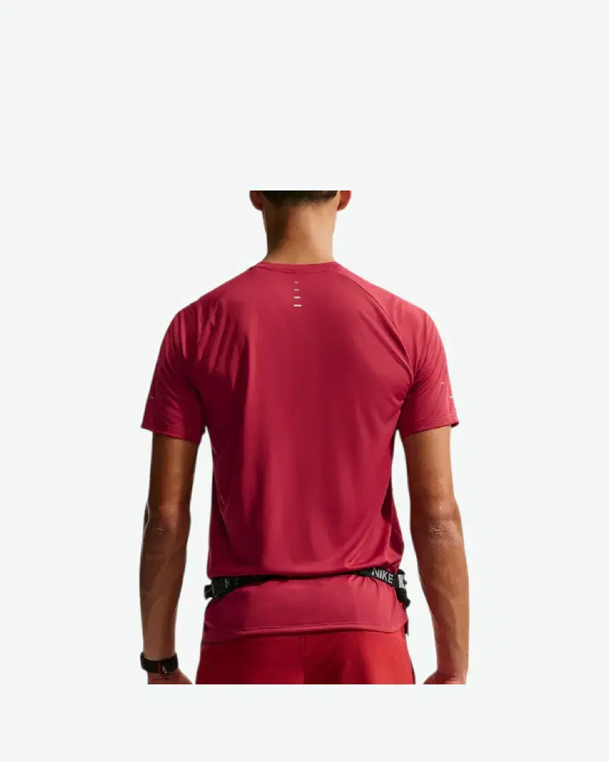 Camiseta de manga corta con patrones reflectantes Dri-Fit Adv Nike Stride M - HV5203-608 (1) au meilleur prix !