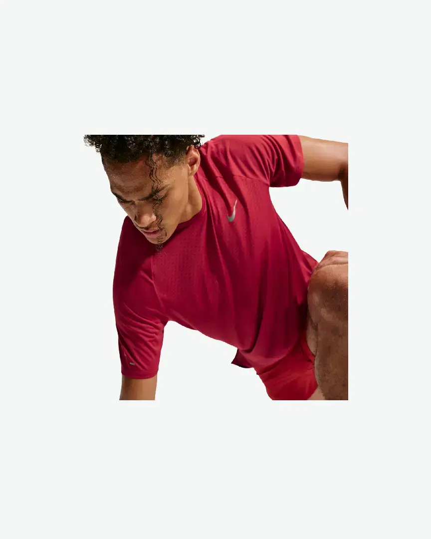 Camiseta de manga corta con patrones reflectantes Dri-Fit Adv Nike Stride M - HV5203-608 (3) au meilleur prix !