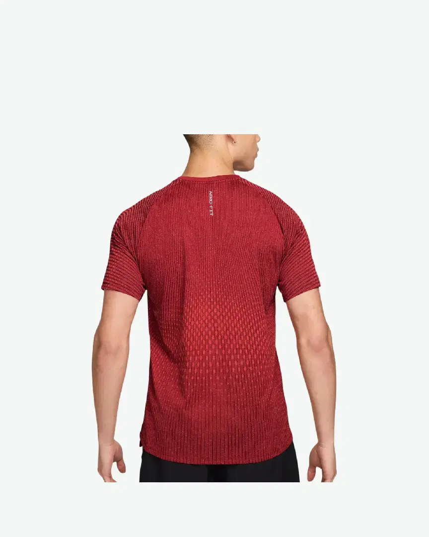 Camiseta de manga corta con patrones reflectantes Dri-Fit Adv Nike Stride M - IH0745-609 (1) au meilleur prix !