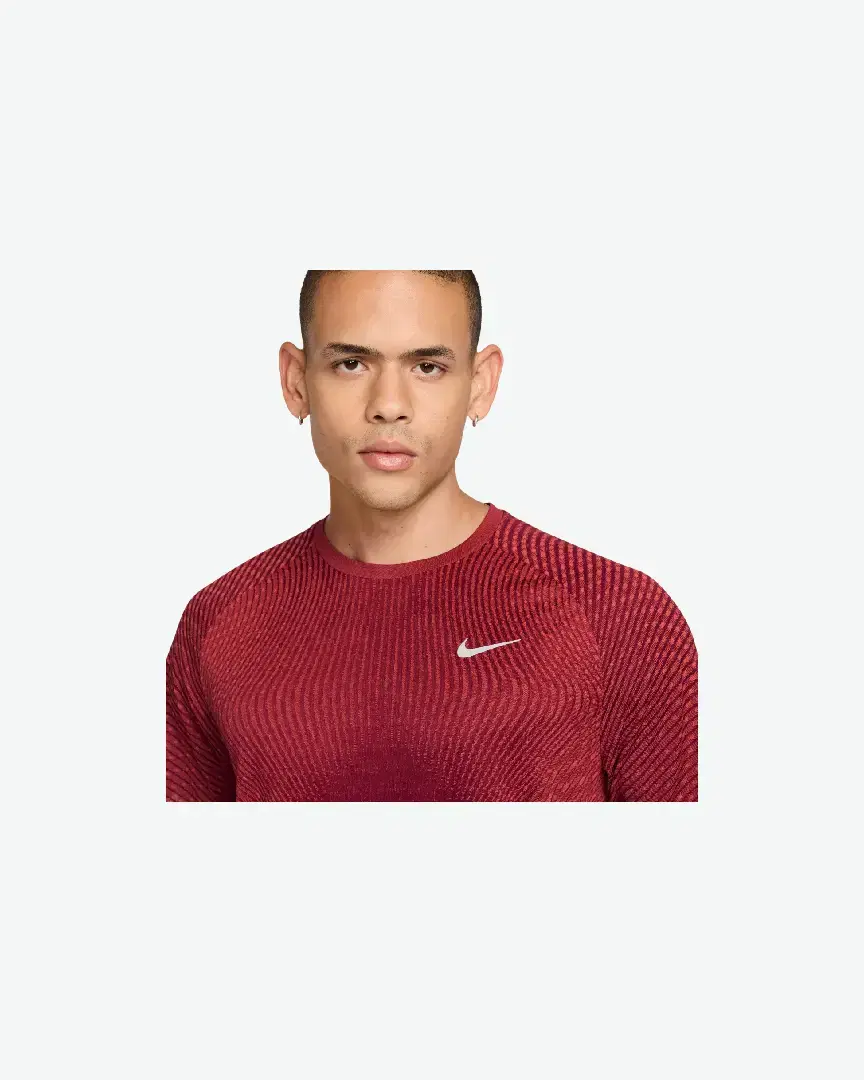 Camiseta de manga corta con patrones reflectantes Dri-Fit Adv Nike Stride M - IH0745-609 (2) au meilleur prix !