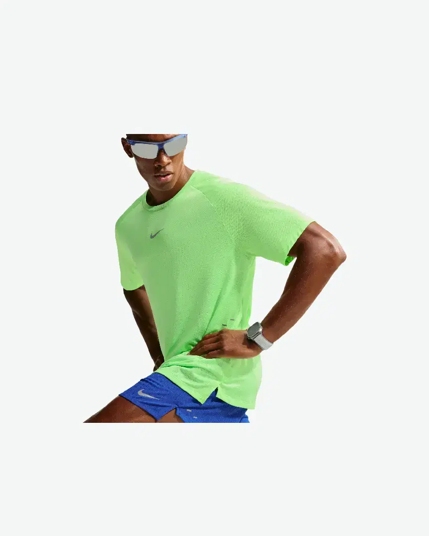 Camiseta de manga corta con patrones reflectantes Dri-Fit Adv Nike Stride M - IH0745-702 (3) au meilleur prix !