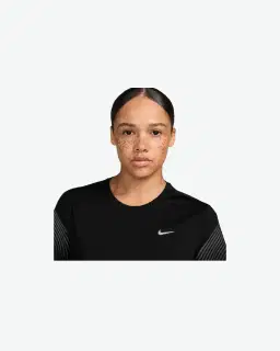 Camiseta Dri-Fit Nike Swift Mujer – 3/3