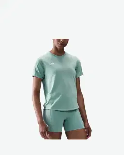 Camiseta de Manga Corta Nike Dri-Fit Trail Mujer – 1/2