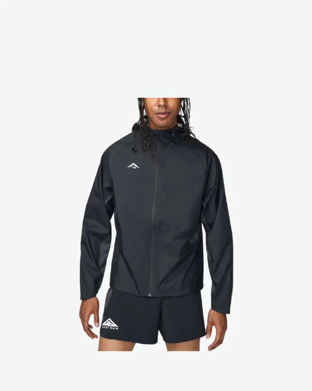 Chaqueta con capucha Nike Cosmic Peaks M