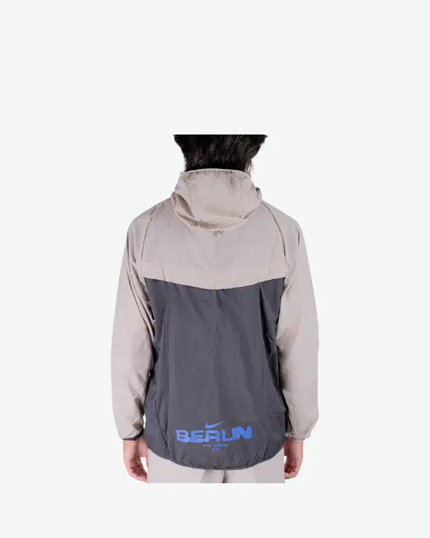 Chaqueta con capucha Nike Stride Eliud Kipchoge M - IU3713-009 (1) au meilleur prix !