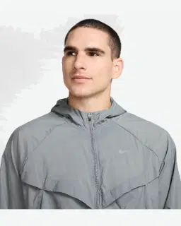 Chaqueta Impermeable Anti-Uv Nike Stride Hombre – 3/4
