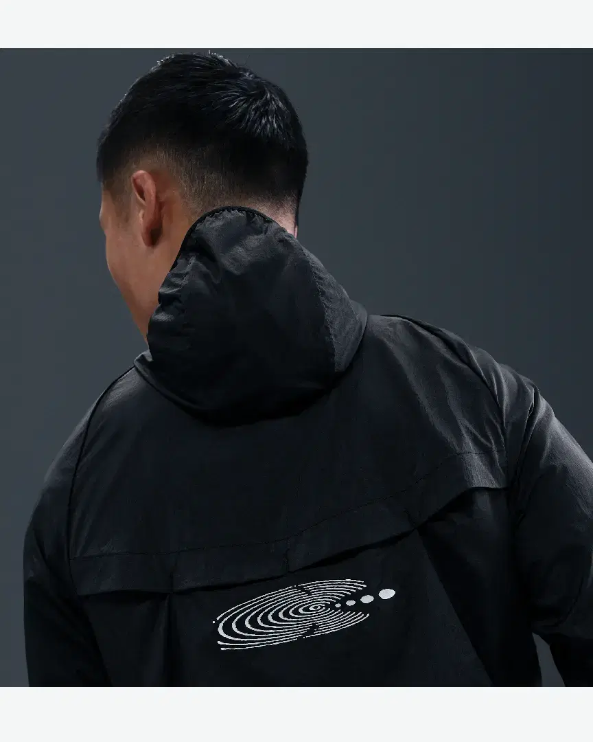 Chaqueta repelente al agua con protección UV Nike Stride M - IM7430-010 (1) au meilleur prix !