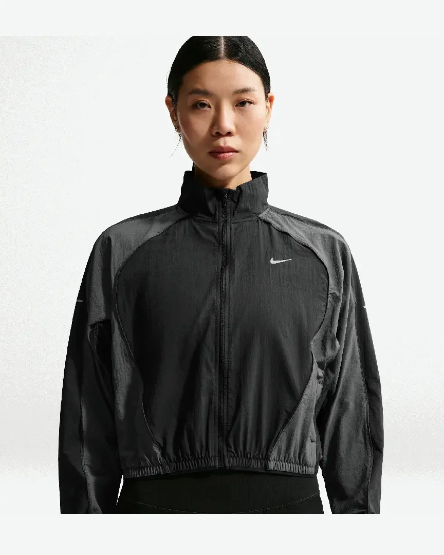 Chaqueta repelente al agua con protección UV Nike Swift Mujer