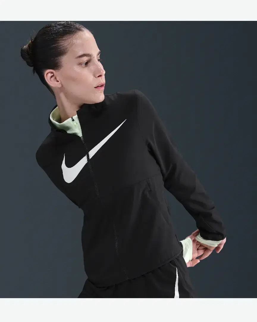 Chaqueta Dri-Fit Nike Tempo Swoosh Run W - HV2647-010 (2) au meilleur prix !