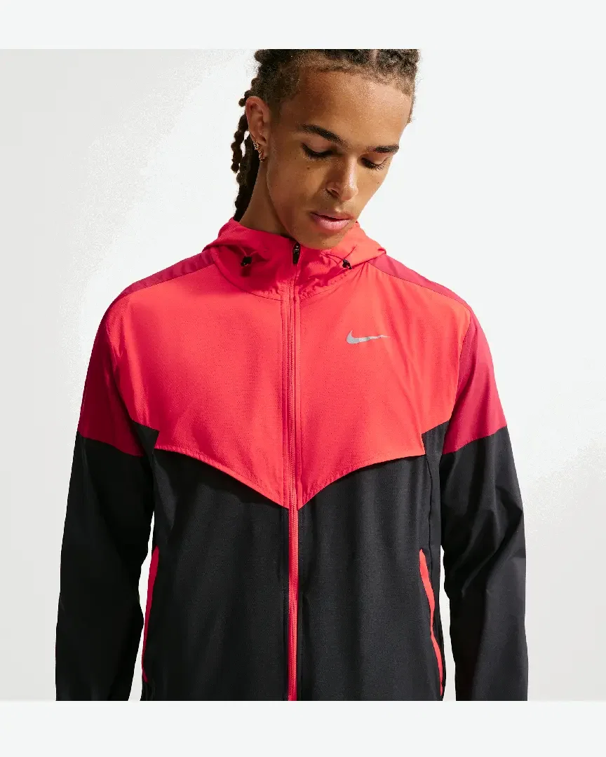 Chaqueta con Capucha Nike Impossibly Light Windrunner M
