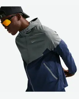 Chaqueta con Capucha Nike Impossibly Light Windrunner Hombre – 3/4