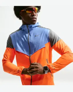 Chaqueta con Capucha Nike Impossibly Light Windrunner Hombre – 3/4