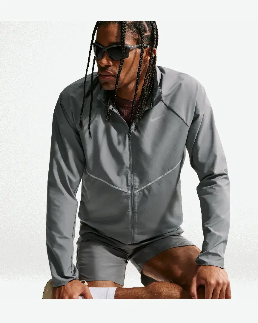 Chaqueta Nike Miler Impermeable Con Protección UV M - IF2369-084 (2) au meilleur prix !