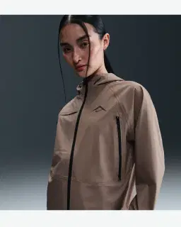 Chaqueta Storm-Fit Adv Nike Trail Mujer – 1/4