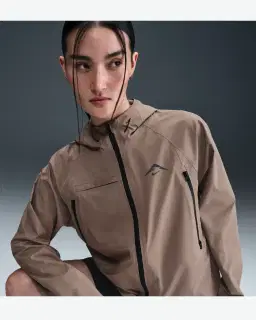 Chaqueta Storm-Fit Adv Nike Trail Mujer – 3/4