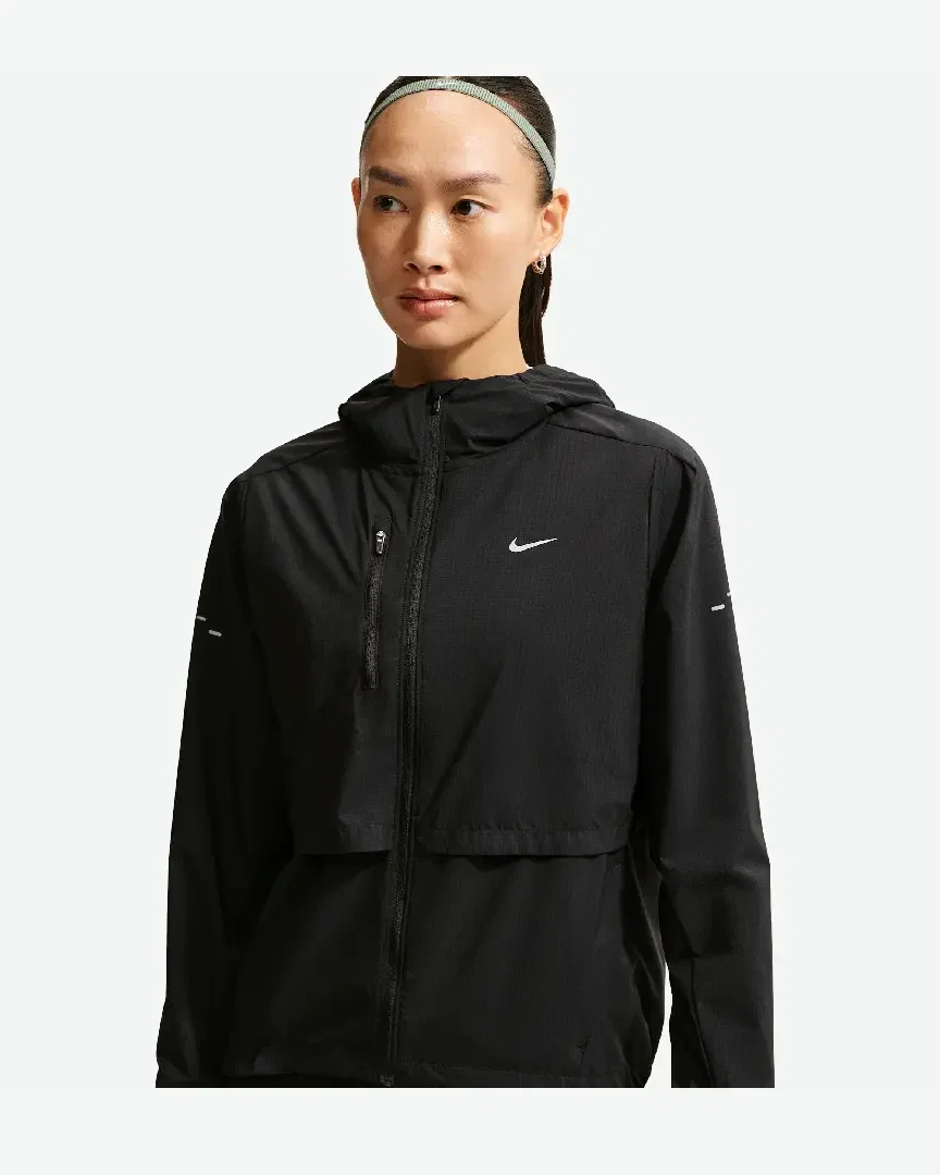 Chaqueta Nike Storm-Fit Swift Mujer